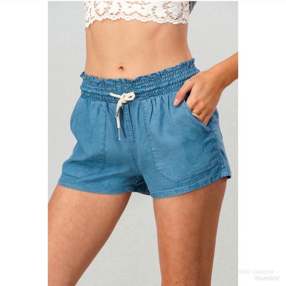 KFab Designs Pants - 🔥S 2/4 13" flat boutique Chambray Shorts nwt